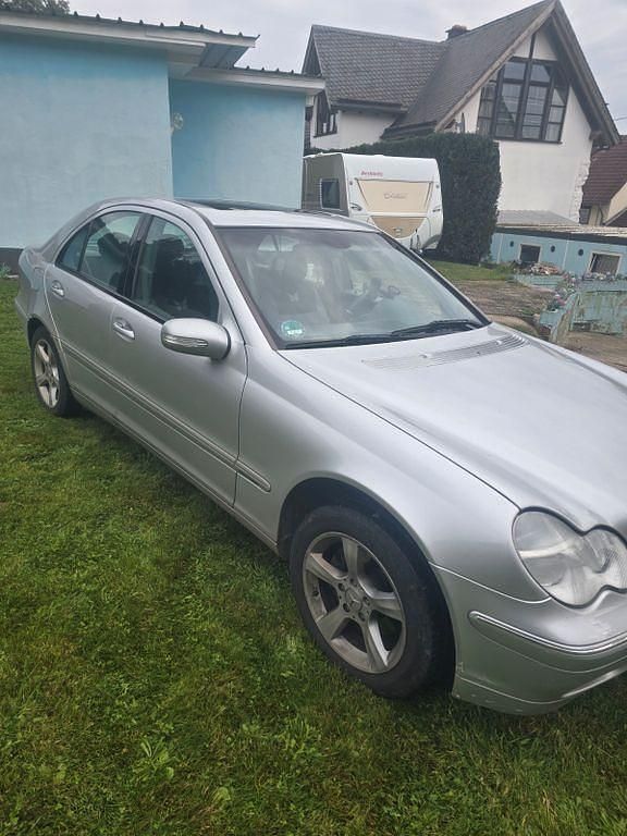 Gebraucht Mercedes 200 122 PS (89 kW) 2003 Silber Limousine