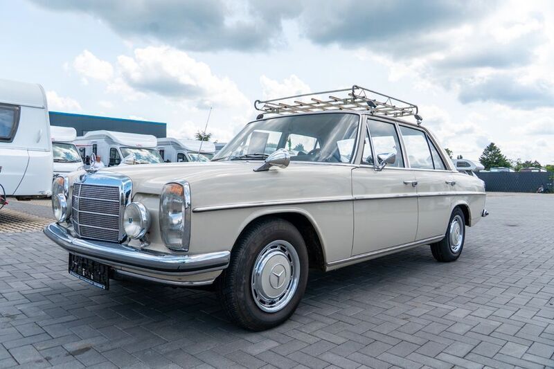 Gebraucht Mercedes 200/8 95 PS (69 kW) 1971 Weiß Limousine