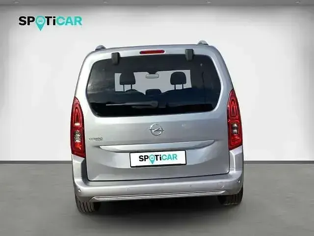 Gebraucht Opel Combo Life Innovation 131 PS (96 kW) 2021 Kontrast grau/quarz silber Van / Kleinbus