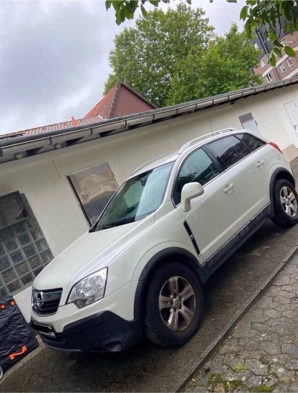Weiß Gebraucht 2010 Opel Antara SUV | 6.999 € - Bild 1/4