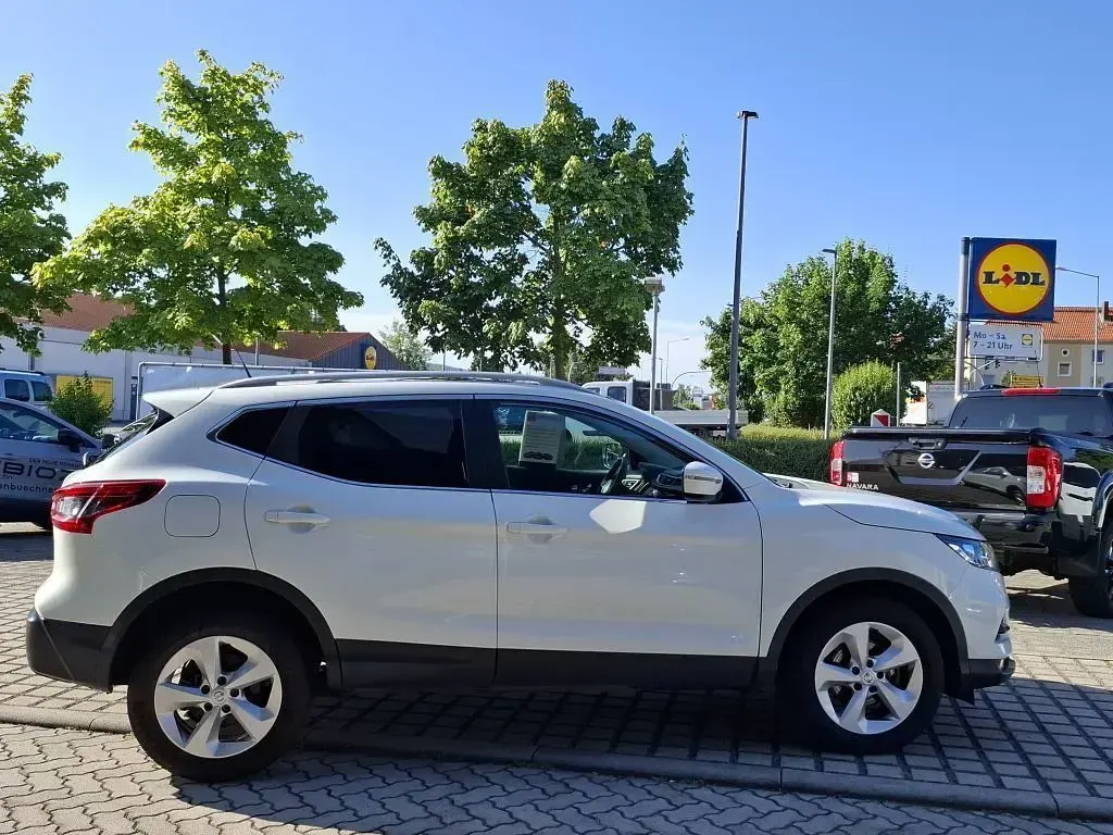 Gebraucht Nissan Qashqai Acenta 140 PS (102 kW) 2019 Weiß SUV