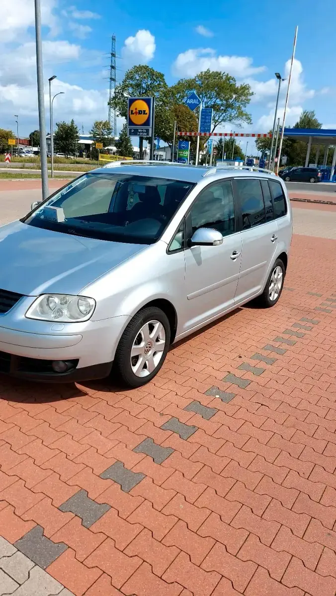 Gebraucht VW Touran 140 PS (102 kW) 2004 Silber Van / Kleinbus