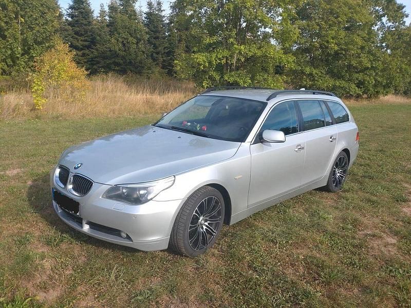 Silber Gebraucht 2007 BMW 523 Sport Line Kombi | 5.555 € (Etwas zu teuer) - Bild 1/4