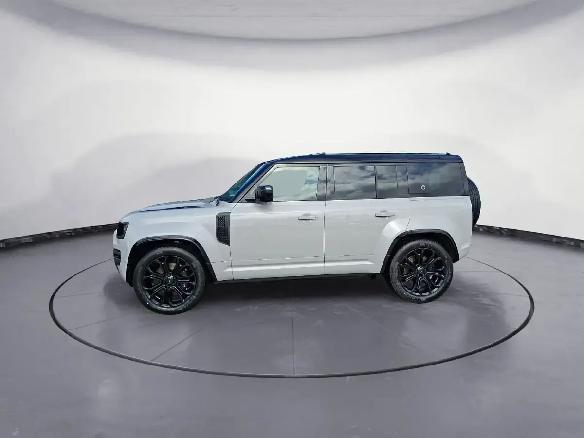 Gebraucht Land Rover Defender 634 PS (466 kW) 2026 SUV