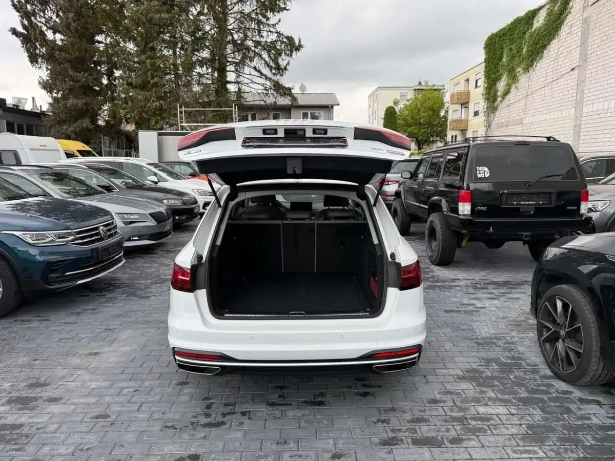 Gebraucht Audi A4 Advanced 204 PS (150 kW) 2022 Gletscherweiss Kombi