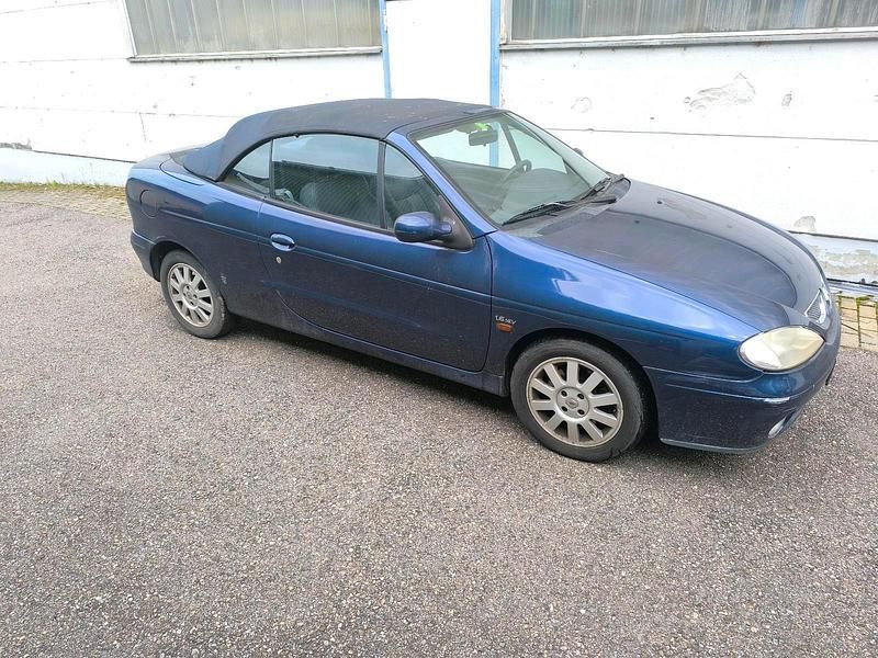 Blau Gebraucht 2002 Renault Mégane Cabriolet Cabrio | 1.750 € (Fairer Preis) - Bild 1/4