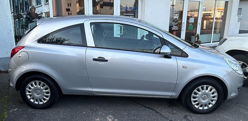 Gebraucht Opel Corsa Selection 69 PS (50 kW) 2010 Silber Limousine