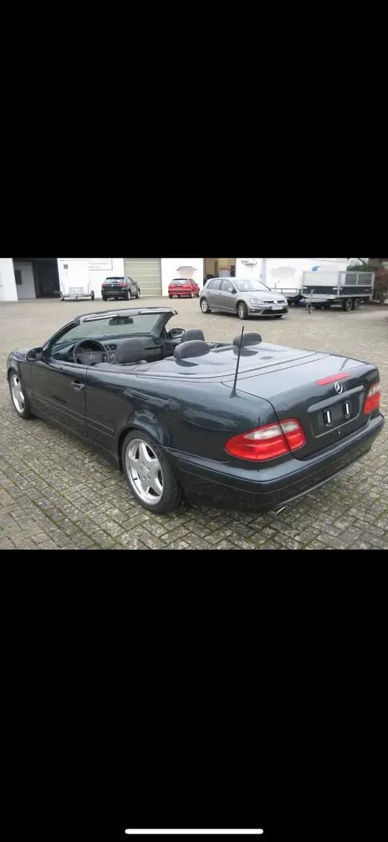 Gebraucht Mercedes CLK230 AMG 193 PS (141 kW) 2000 Blau Cabrio
