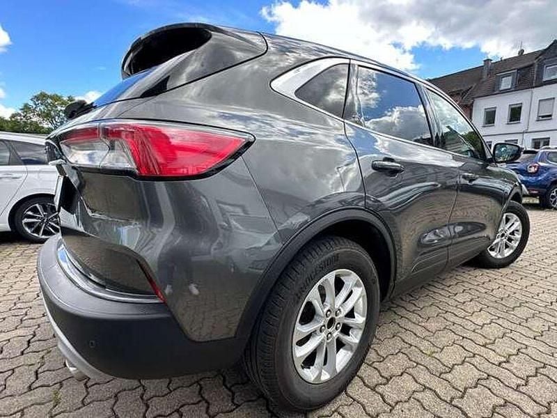 Gebraucht Ford Kuga Titanium 151 PS (111 kW) 2020 Grau SUV