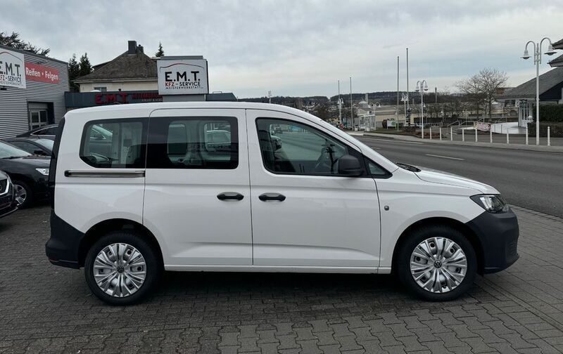 Gebraucht VW Caddy Basis 102 PS (75 kW) 2021 Weiß Van / Kleinbus