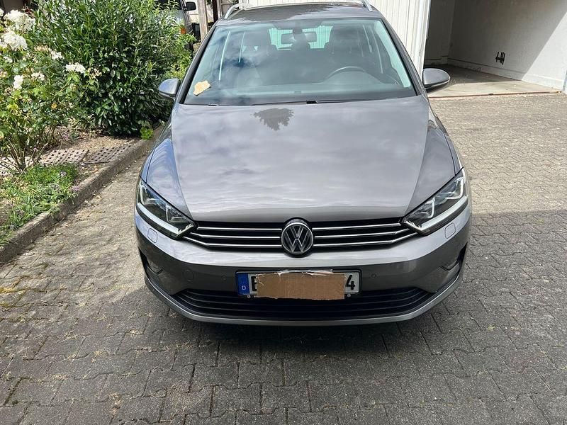Grau Gebraucht 2016 VW Golf Sportsvan Comfortline Van / Kleinbus | 9.200 € (Guter Preis) - Bild 1/4