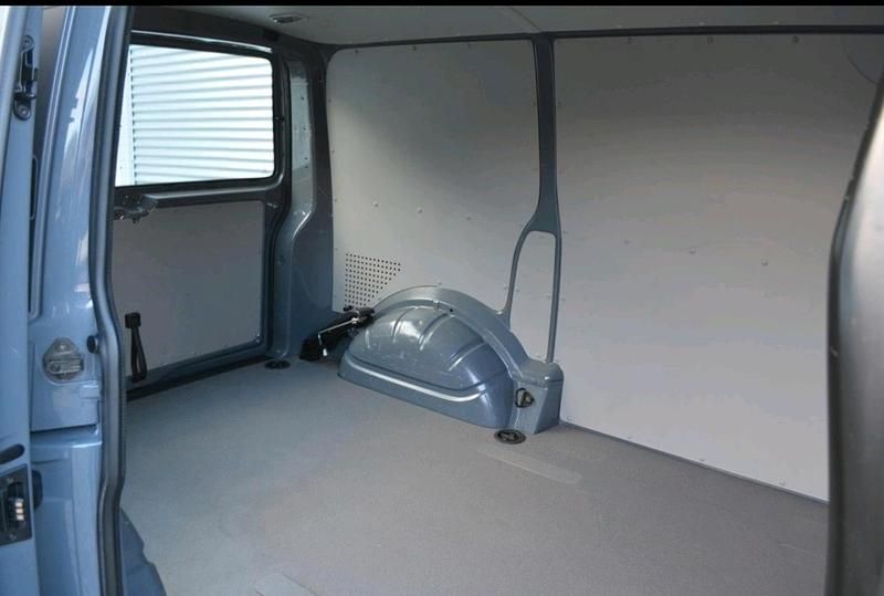 Gebraucht VW Transporter 102 PS (75 kW) 2019 Grau Van