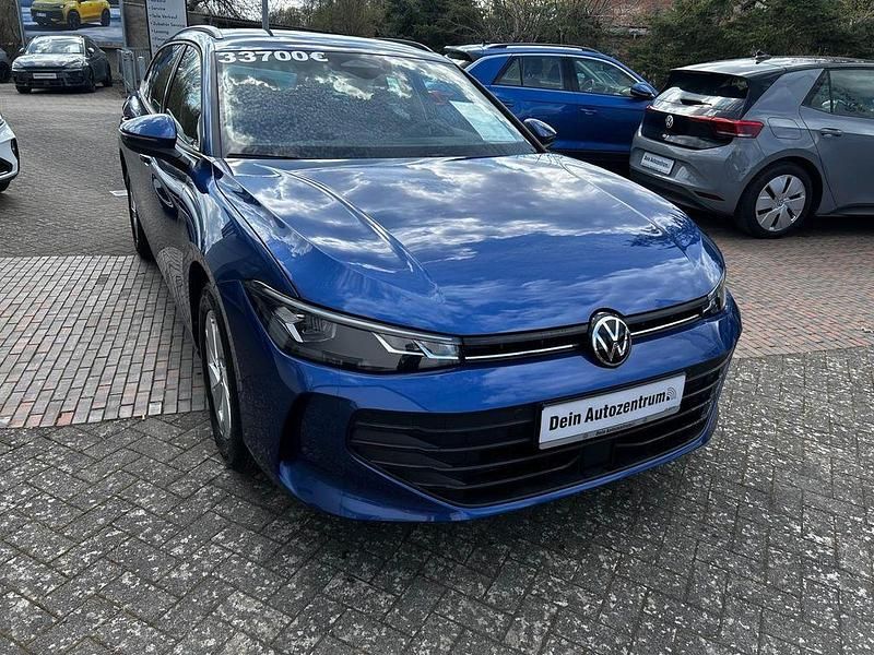 Gebraucht VW Passat 150 PS (110 kW) 2025 Reef blue metallic (metallic) Kombi