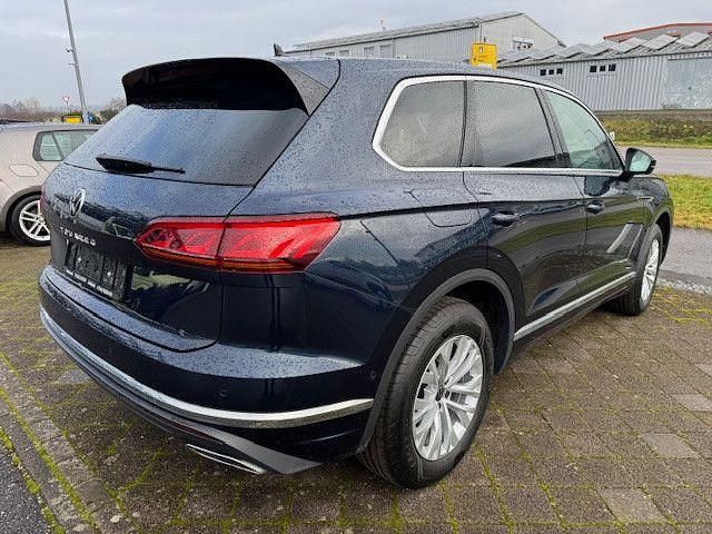 Gebraucht VW Touareg Elegance 286 PS (210 kW) 2023 Blau SUV