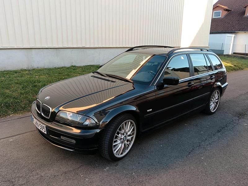 Gebraucht BMW 330 180 PS (132 kW) 2001 Schwarz Kombi