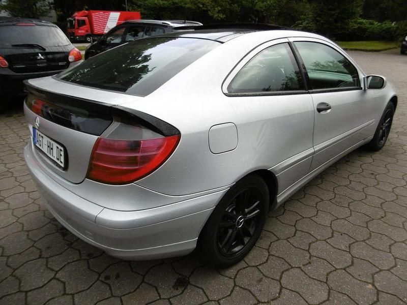 Gebraucht Mercedes C200 163 PS (119 kW) 2001 Silber Coupé