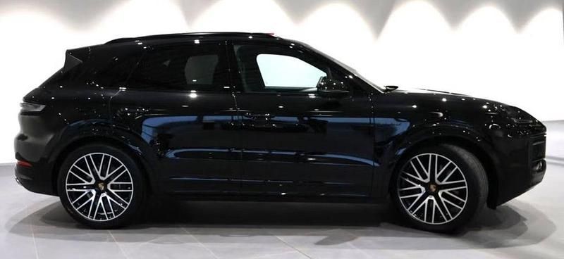 Gebraucht Porsche Cayenne 470 PS (345 kW) 2025 Chromitschwarz SUV