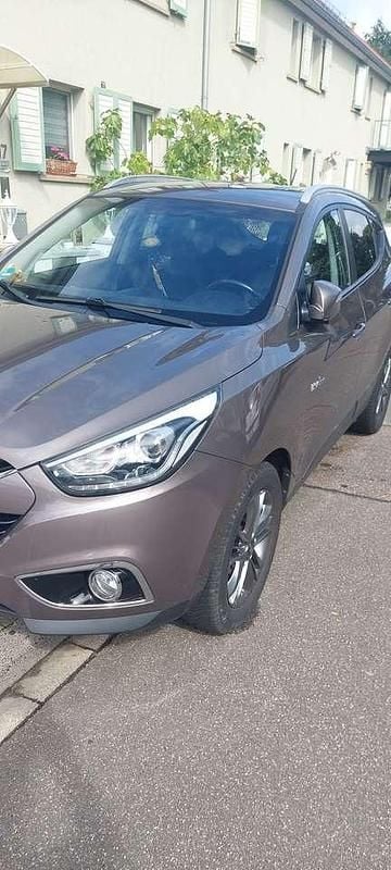 Braun Gebraucht 2015 Hyundai ix35 Finale SUV | 7.999 € (Guter Preis) - Bild 1/4