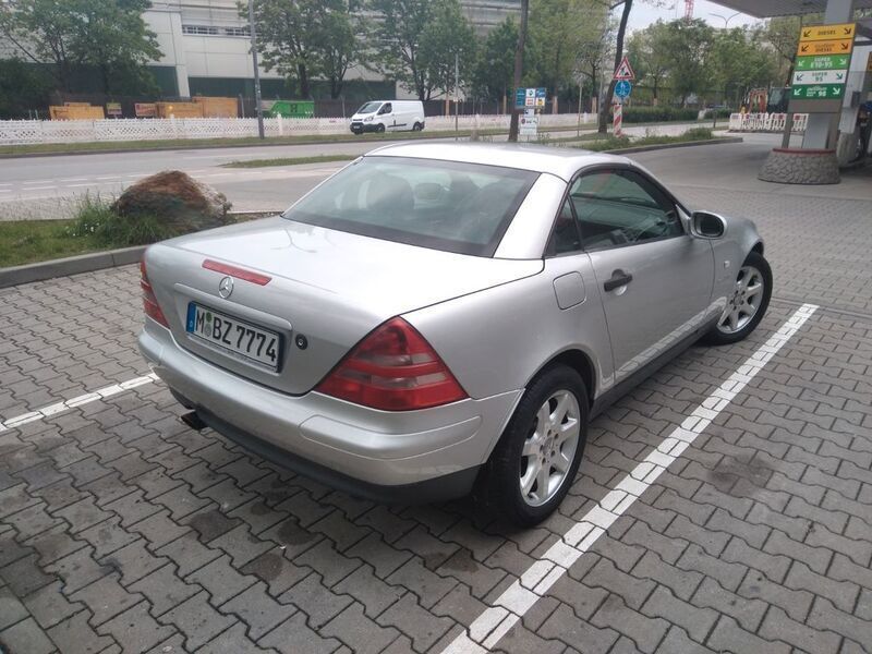 Gebraucht Mercedes SLK230 193 PS (141 kW) 1997 Silber Cabrio