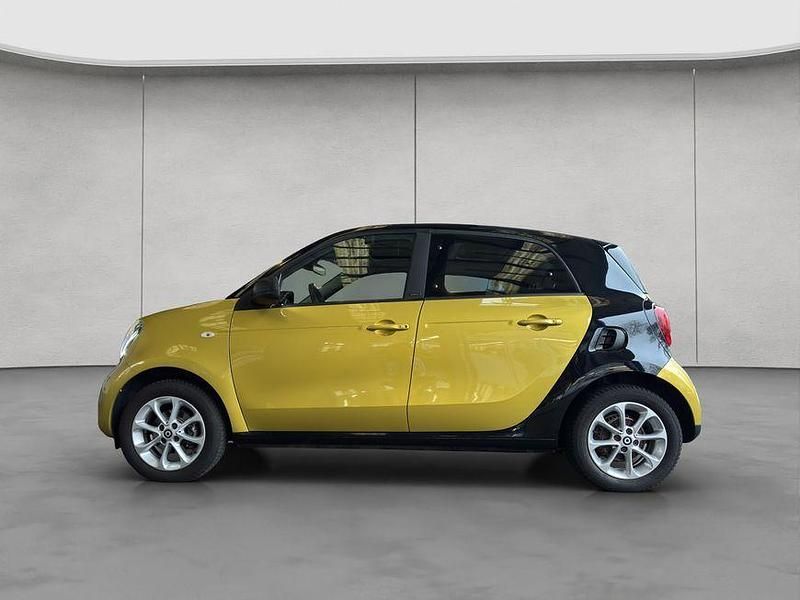 Gebraucht Smart ForFour Passion 90 PS (66 kW) 2017 Gelb Kleinwagen