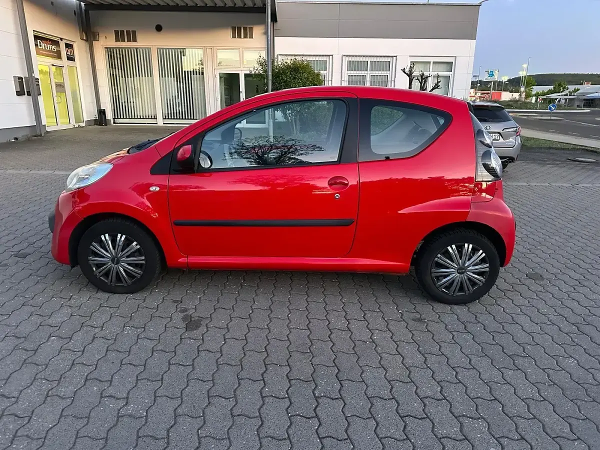 Second-hand Citroën C1 68 CP (50 kW) 2006 Roșu Hatchback