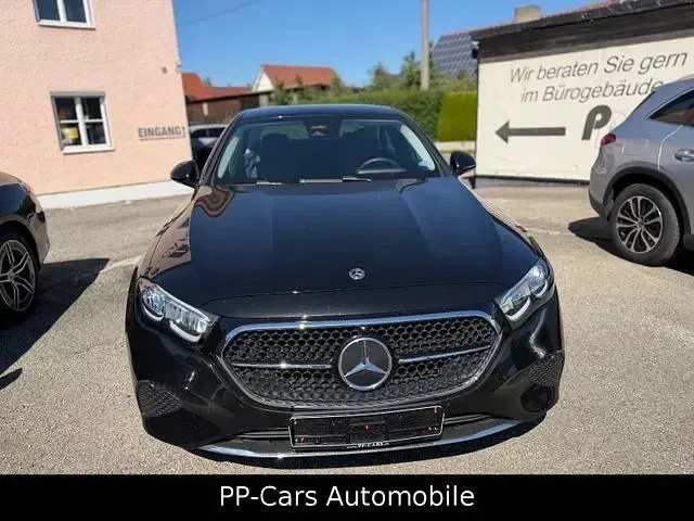 Gebraucht Mercedes E200 Advanced 204 PS (150 kW) 2025 Obsidianschwarzmet Limousine