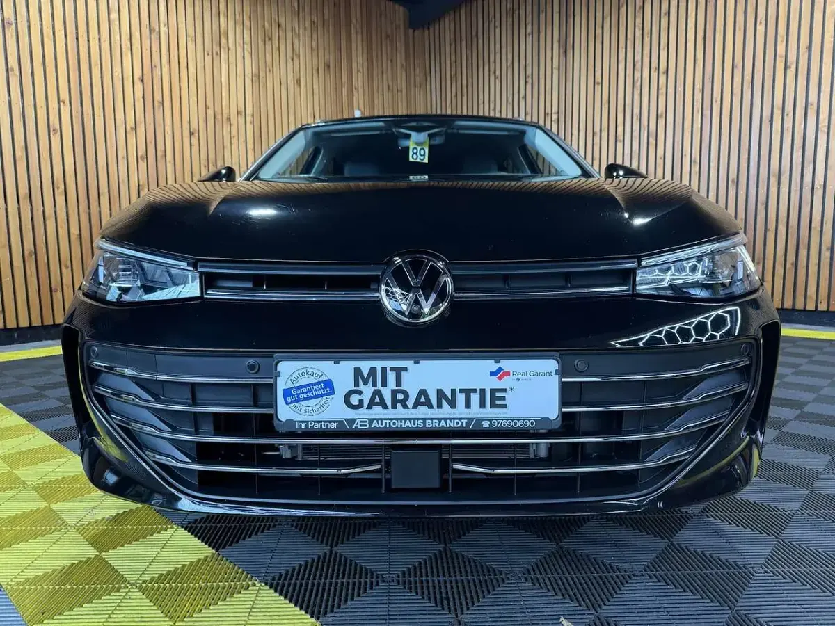 Gebraucht VW Passat 150 PS (110 kW) 2025 Schwarz Kombi