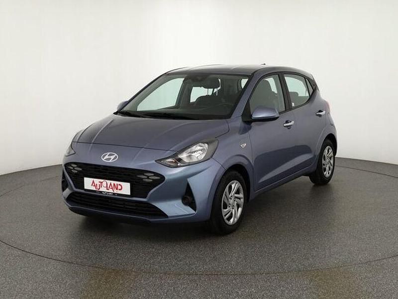 Neu Hyundai i10 64 PS (47 kW) 2025 Grau Kleinwagen