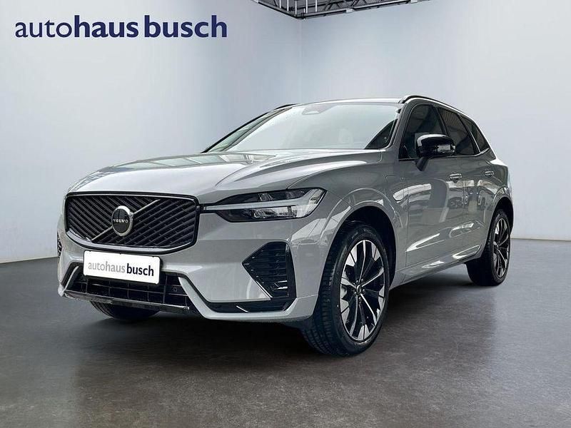 Grau Neu 2025 Volvo XC60 Plus SUV | 56.980 € (Superpreis) - Bild 1/4
