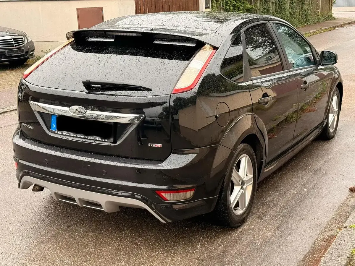 Gebraucht Ford Focus ST 136 PS (100 kW) 2009 Schwarz Limousine