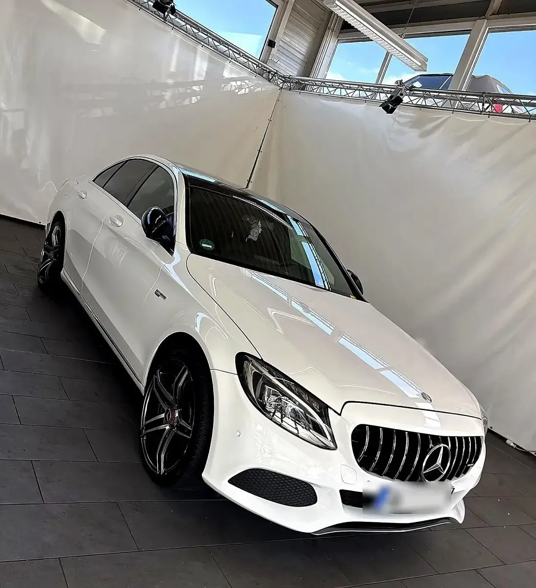Gebraucht Mercedes C300 AMG 245 PS (180 kW) 2015 Weiß Limousine