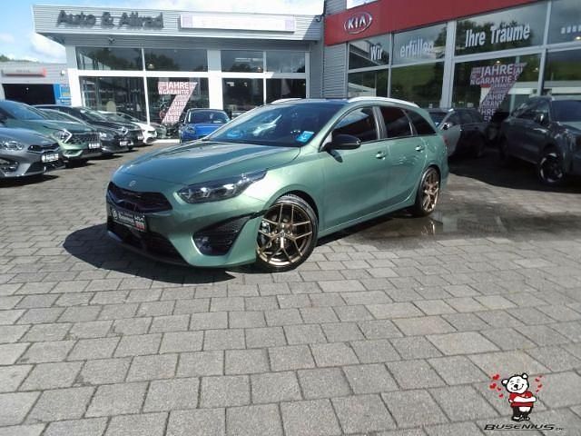 Grün Neu 2025 Kia Ceed Sportswagon GT-Line Kombi | 36.770 € (Teuer) - Bild 1/4