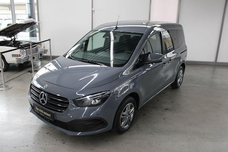 Grau Gebraucht 2025 Mercedes T180 Style Van / Kleinbus | 35.890 € - Bild 1/4