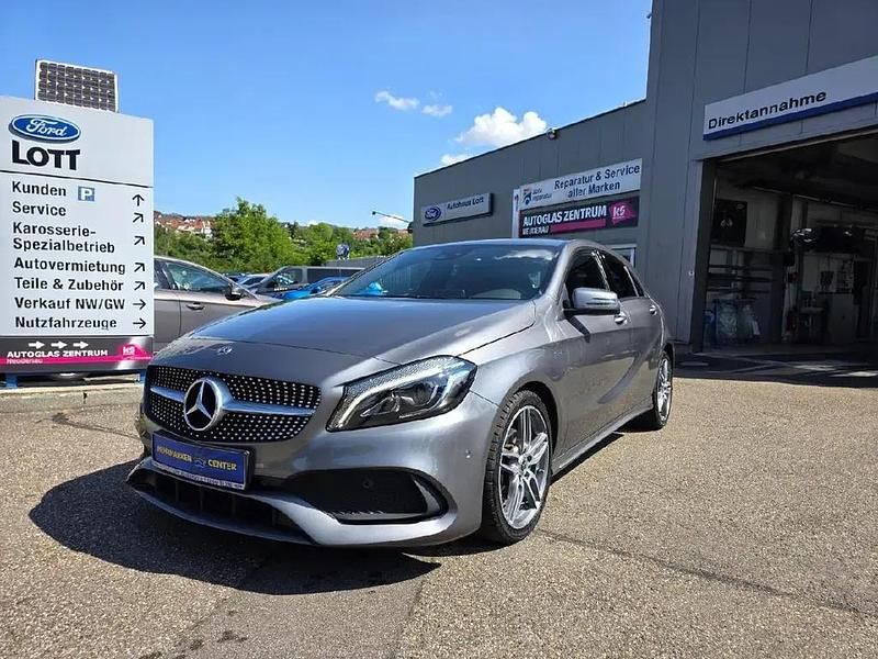 Mountaingrau metallic Gebraucht 2018 Mercedes A200 AMG Limousine | 20.490 € (Fairer Preis) - Bild 1/4