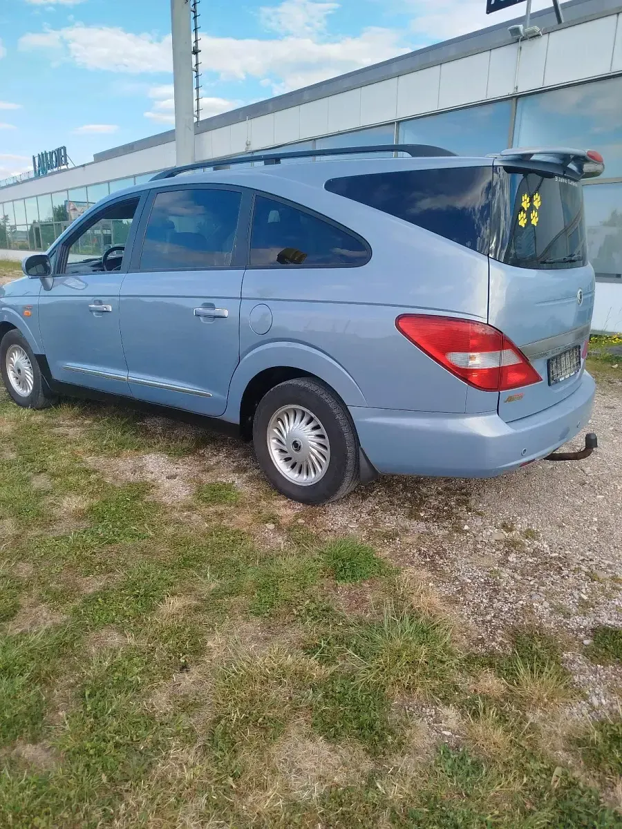 Usata SsangYong Rodius 163 CV (119 kW) 2005 Blu Monovolume