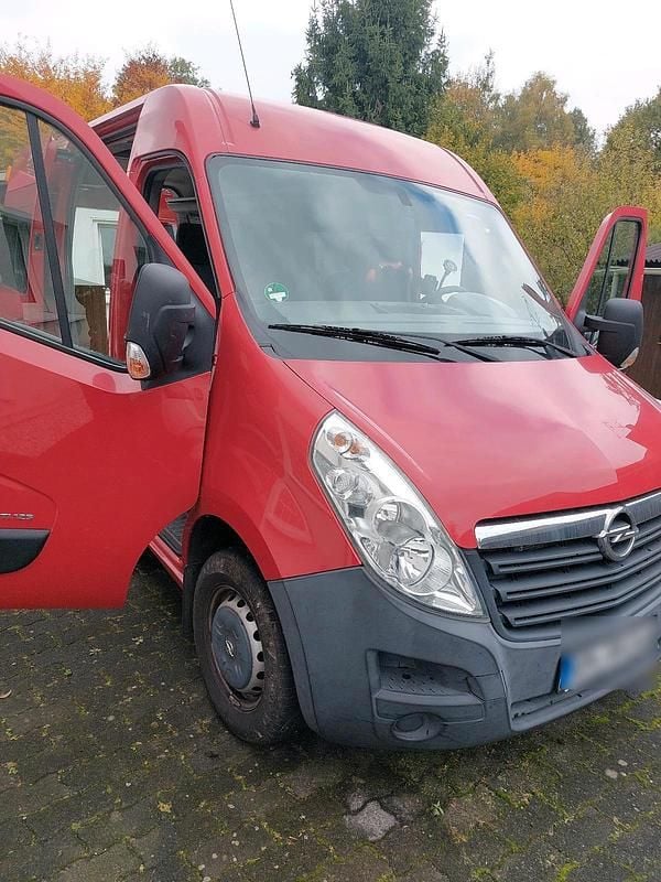 Rot Gebraucht 2015 Opel Movano Van | 17.900 € - Bild 1/4