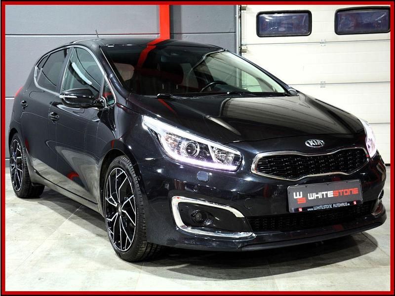 Gebraucht Kia Ceed Spirit 135 PS (99 kW) 2016 Schwarz (metallic) Kleinwagen