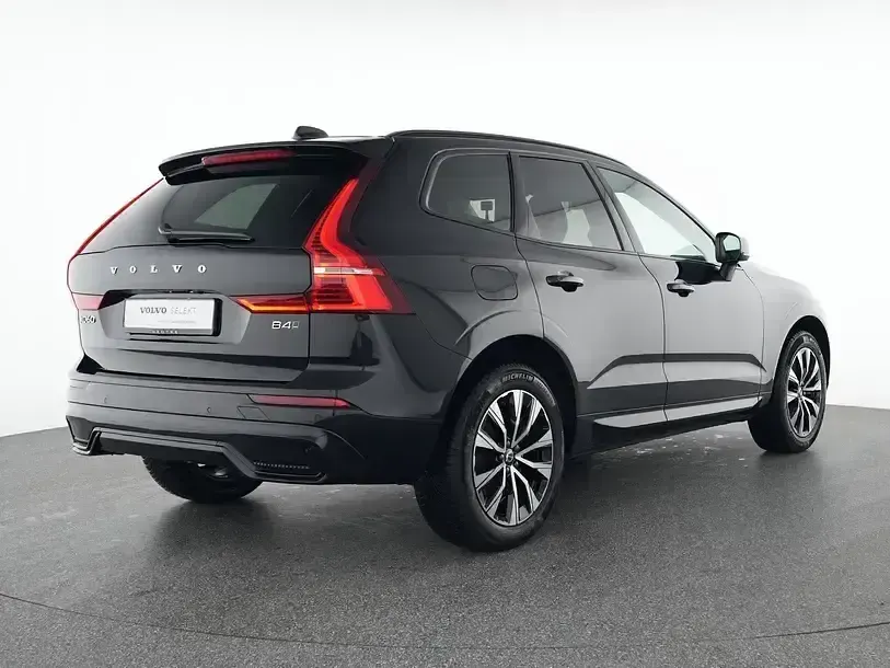 Second-hand Volvo XC60 Plus 197 CP (144 kW) 2023 Negru SUV