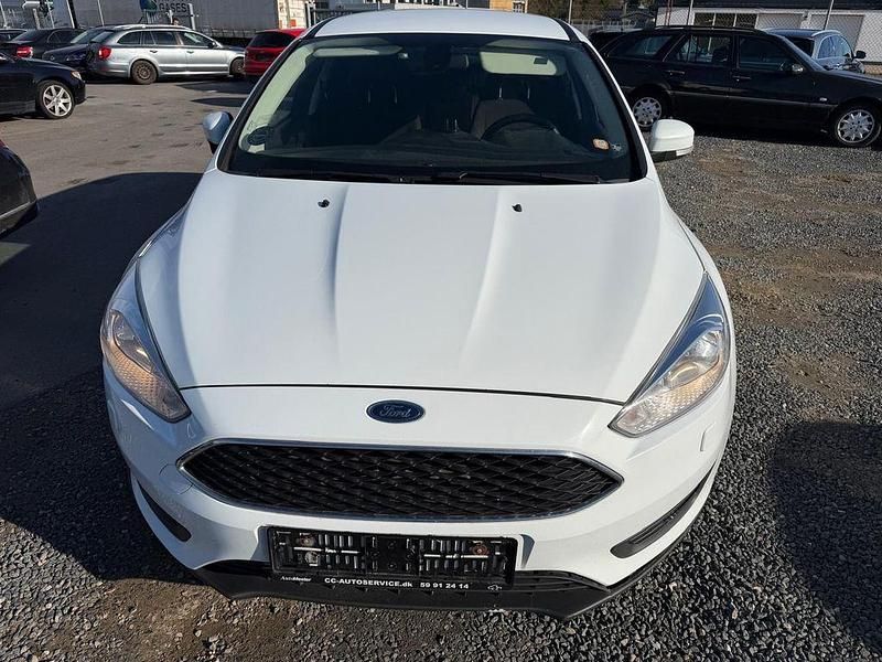 Gebraucht Ford Focus Business Edition 120 PS (88 kW) 2015 Weiß Limousine