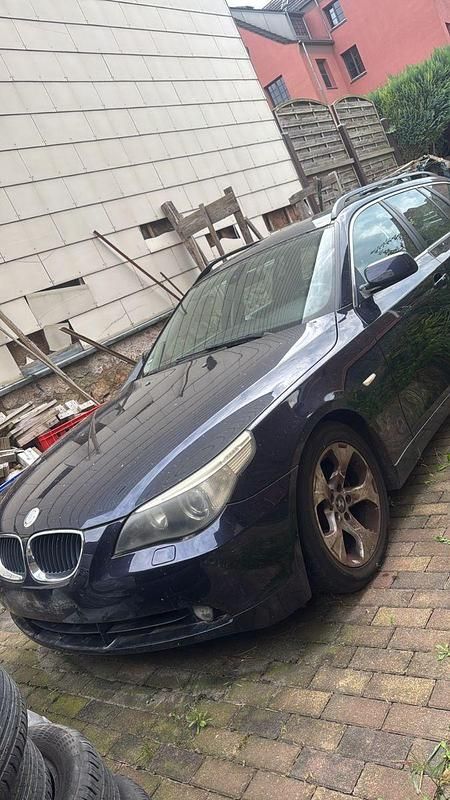 Blau Gebraucht 2005 BMW 525 Kombi | 2.200 € (Superpreis) - Bild 1/4