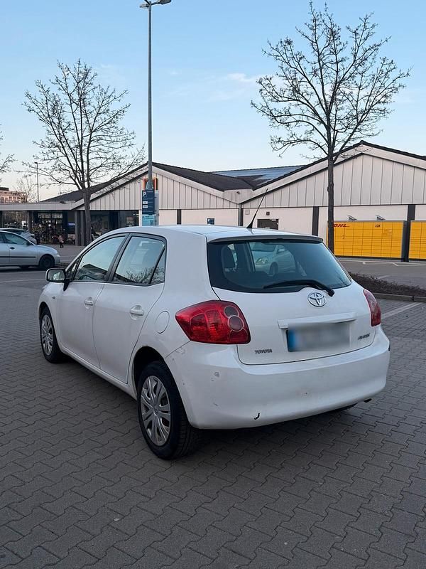Gebraucht Toyota Auris 96 PS (70 kW) 2008 Weiß Kleinwagen