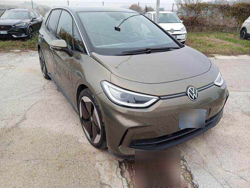 Gebraucht VW ID.3 Pro 150 kW (204 PS) 2025 Dark olivine green metallic/sc Kleinwagen
