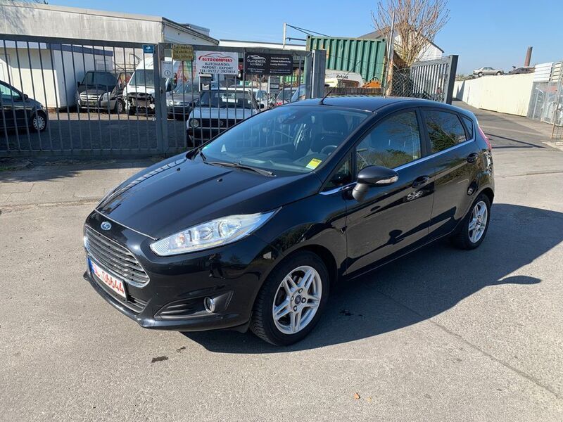 Schwarz Gebraucht 2014 Ford Fiesta Titanium Kleinwagen | 3.499 € (Fairer Preis) - Bild 1/4