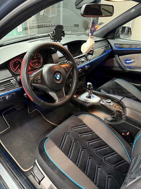 Gebraucht BMW 520 177 PS (130 kW) 2010 Grau Limousine