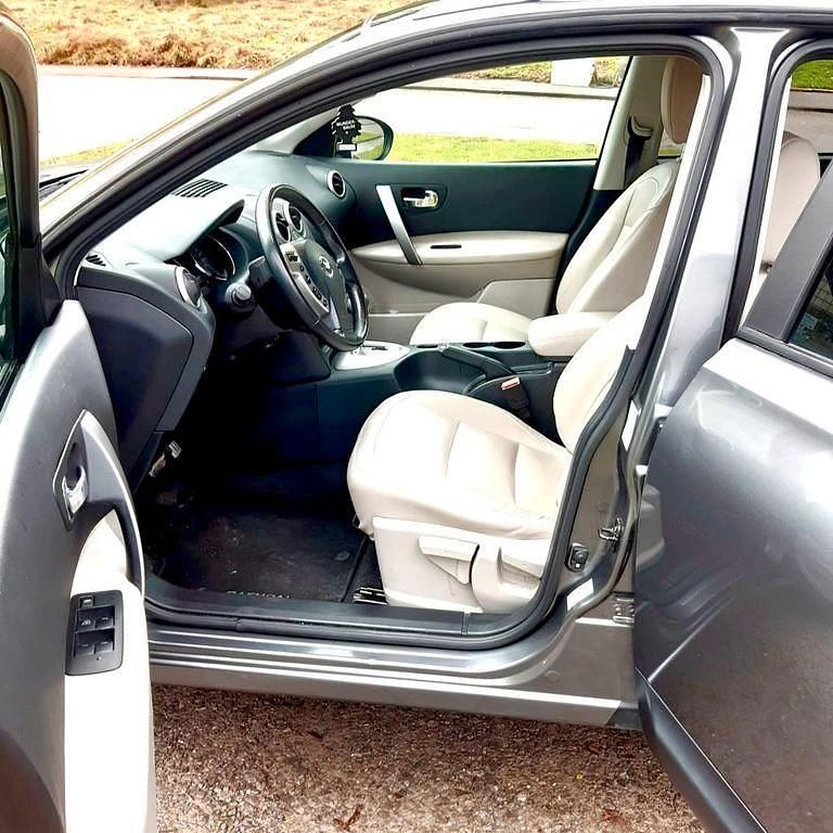 Grau Gebraucht 2013 Nissan Qashqai 360º SUV | 8.999 € (Fairer Preis) - Bild 1/4
