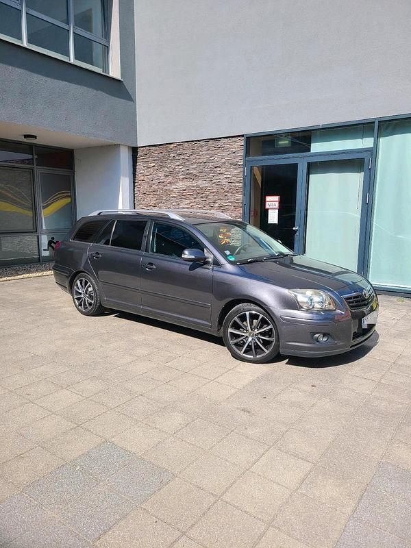 Grau Gebraucht 2007 Toyota Avensis T2 Kombi | 4.199 € (Teuer) - Bild 1/4
