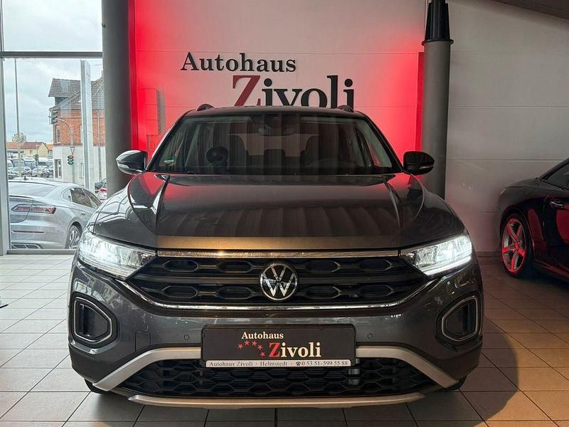Second-hand VW T-Roc Move 150 CP (110 kW) 2023 Gri SUV