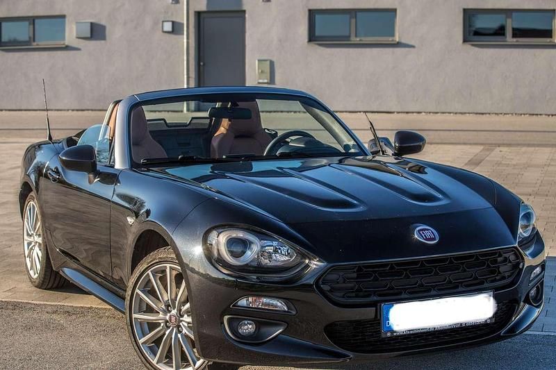 Gebraucht Fiat 124 Spider 140 PS (102 kW) 2018 Schwarz Cabrio