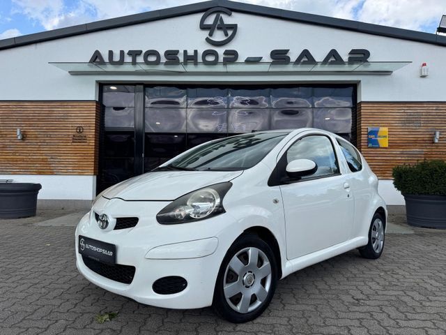 Weiß Gebraucht 2011 Toyota Aygo Cool Kleinwagen | 1.200 € (Guter Preis) - Bild 1/4