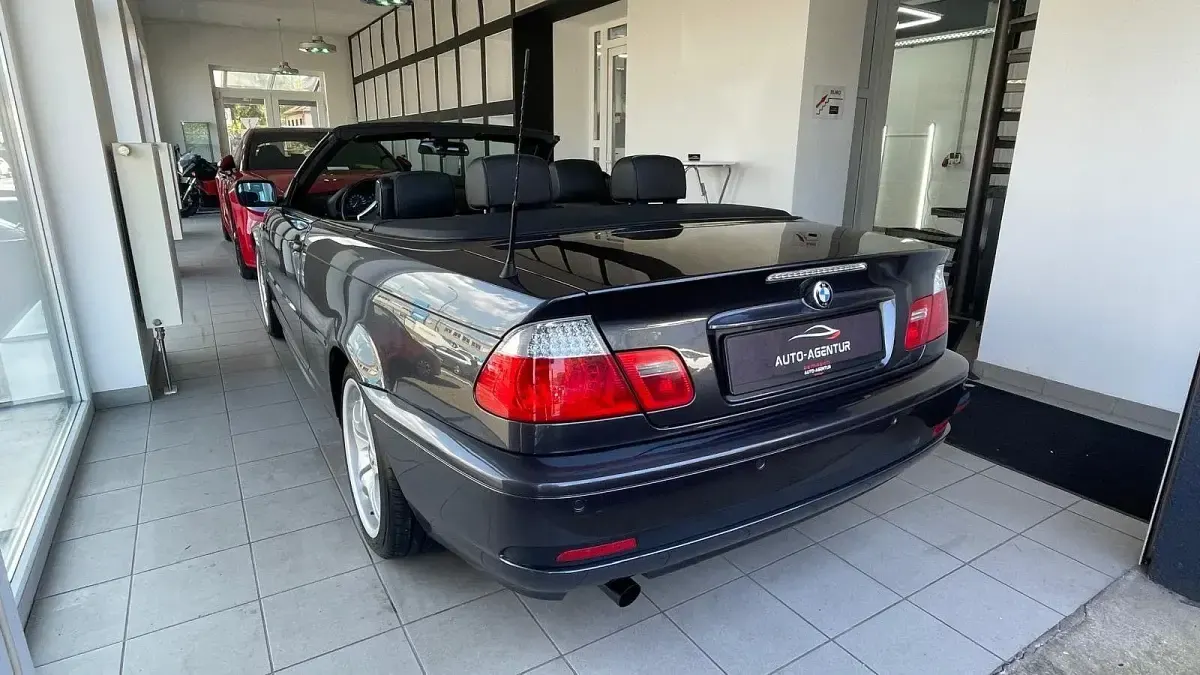 Gebraucht BMW 318 Cabriolet 150 PS (110 kW) 2006 Grau Cabrio